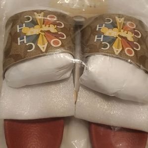 Coach Sport Slides